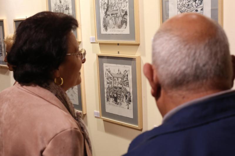 El palacio de Valdecarzana acoge una exposición con ochenta obras originales de Mingote creados para una edición conmemorativa de 'El Quijote' de Miguel de Cervantes.