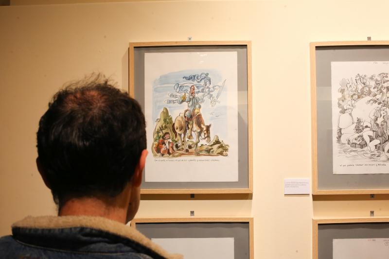 El palacio de Valdecarzana acoge una exposición con ochenta obras originales de Mingote creados para una edición conmemorativa de 'El Quijote' de Miguel de Cervantes.
