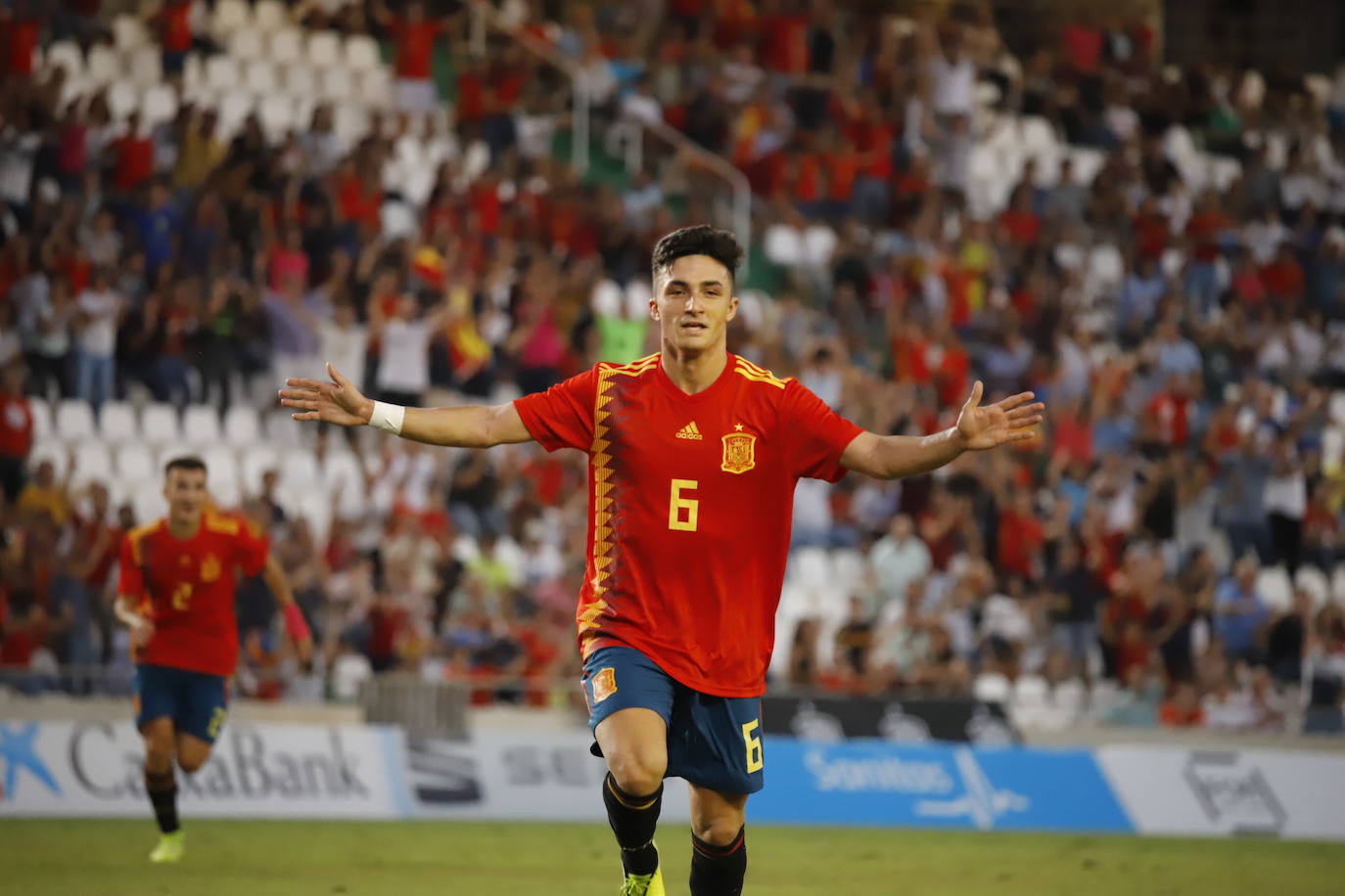 Fotos: Debut mágico de Manu García con la Sub 21