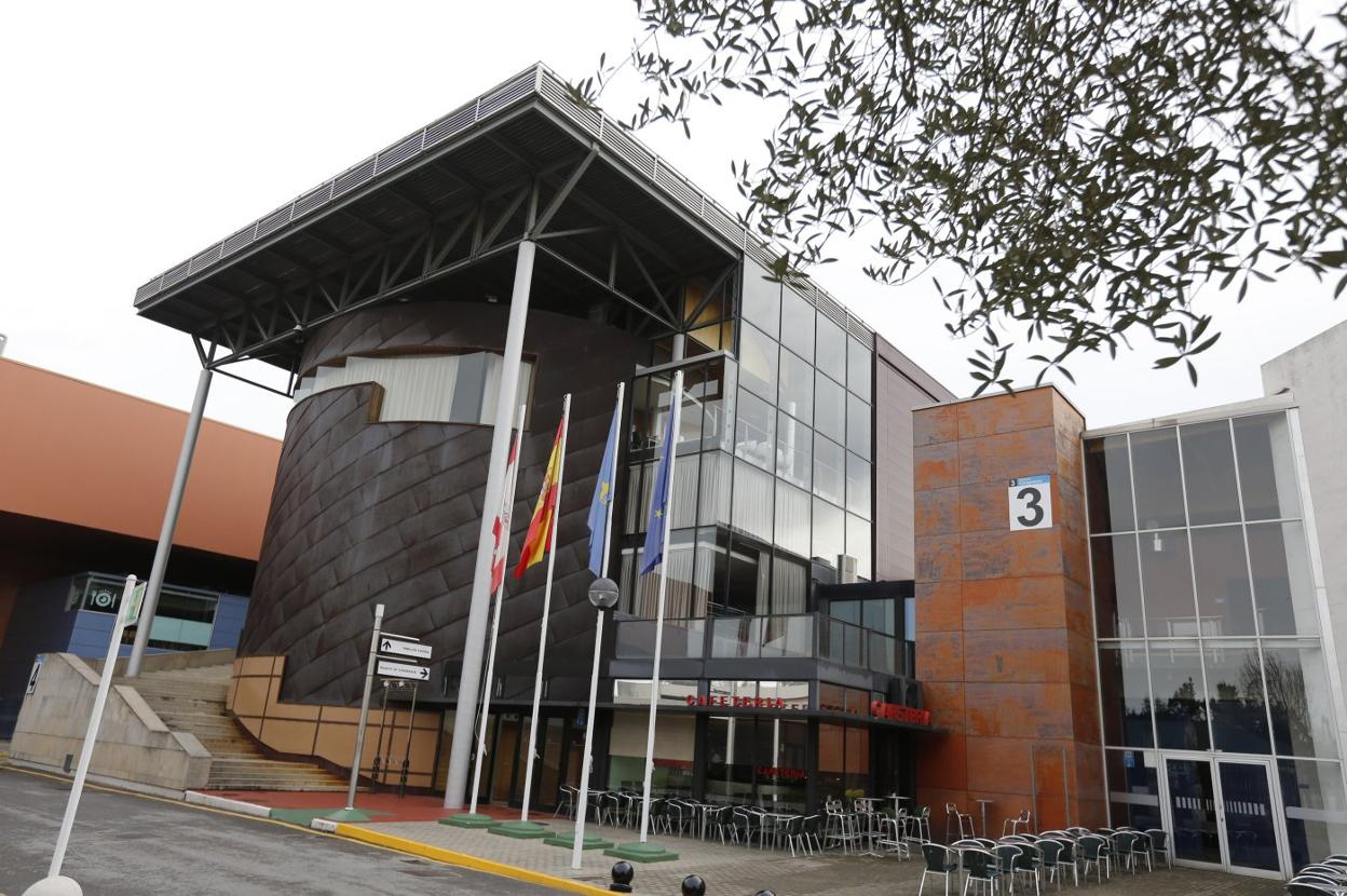 Recinto ferial Luis Adaro, para el que Ciudadanos plantea una bonificación del 40% si se aplica el nuevo IBI diferenciado. 