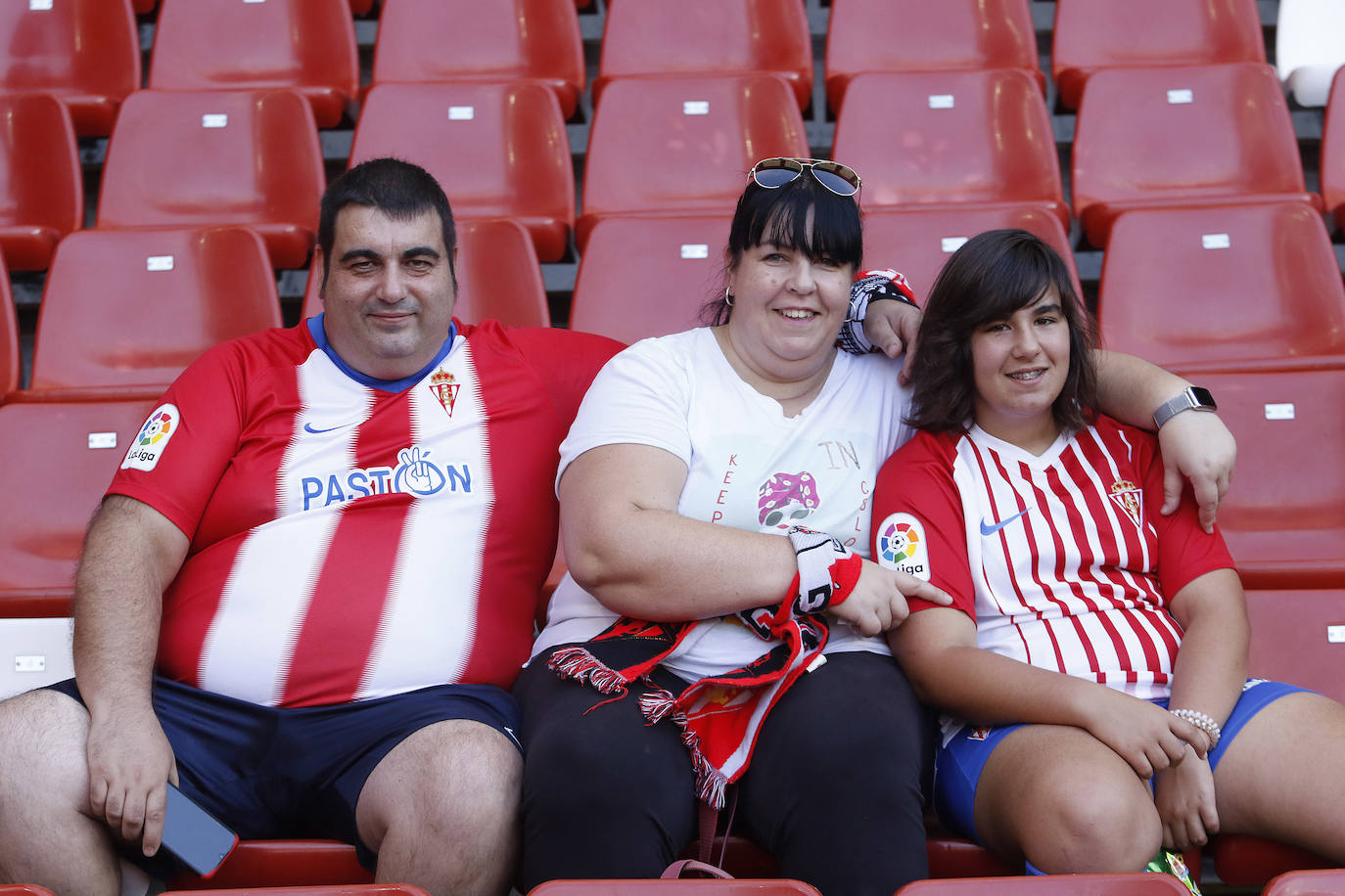 Fotos: ¿Estuviste en el Sporting 1 - 3 Alcorcón? ¡Búscate!