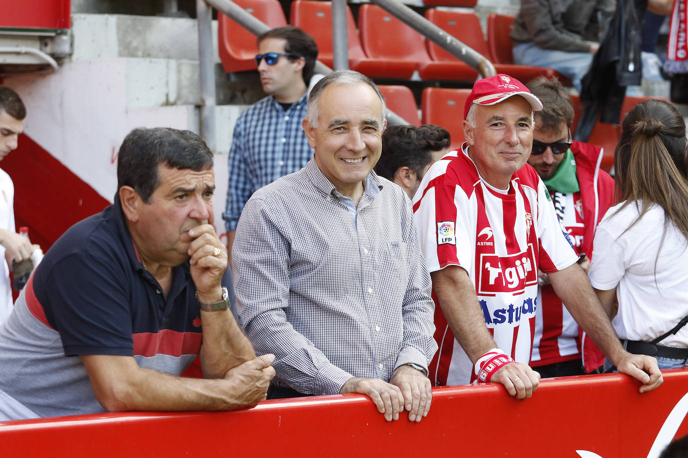 Fotos: ¿Estuviste en el Sporting 1 - 3 Alcorcón? ¡Búscate!