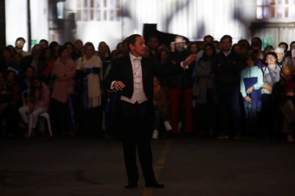 Concierto en homenaje a la ciudad polaca de Gdansk en la fábrica de armas.