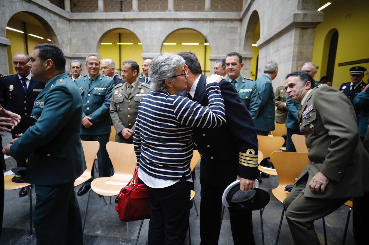 En el acto conmemorativo celebrado en el Antiguo Instituto se ha dinstiguido a los agentes más destacados y a las instituciones que han colaborado con el cuerpo. 
