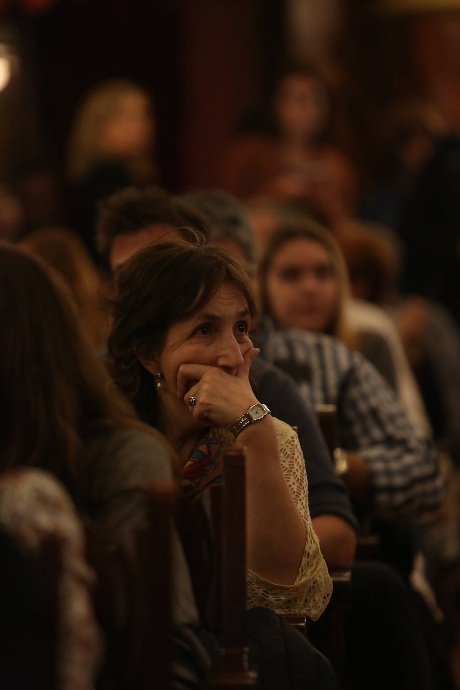 Considerado como el mejor director teatral del siglo XX, Peter Brook ha compartido un encuentro con el público en un acto moderado por el actor Antonio Gil, que se ha desarrollado en el Teatro Palacio Valdés de Avilés.