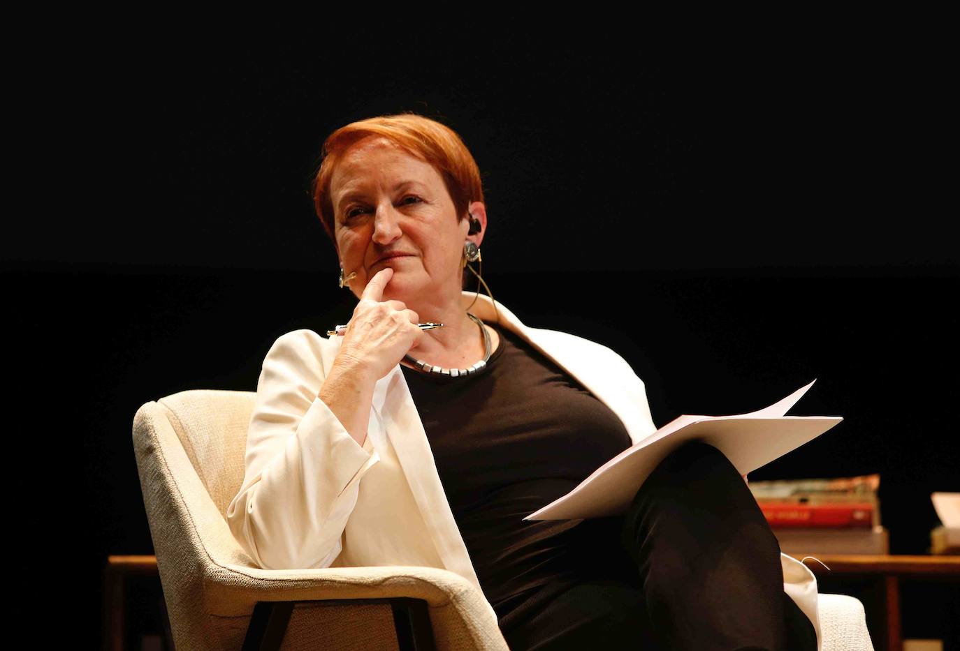 La Premio Princesa de las Letras, la escritora Siri Hustvedt, mantuvo este miércoles un encuentro en el Jovellanos con sus seguidores. 