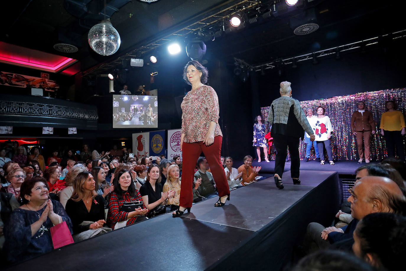 Con motivo de la conmemoración el 19 de octubre del Día Mundial contra el Cáncer de Mama, la sala de fiestas gijonesa acoge el la XI pasarela para concienciar sobre esta enfermedad. 