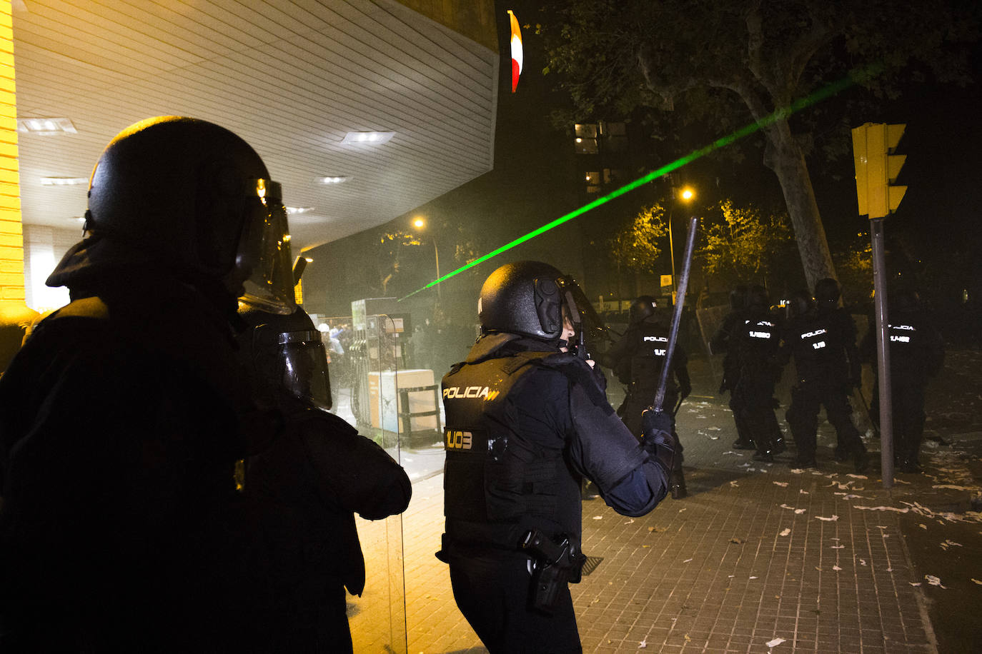 Iyán Rojo recogió con su cámara los altercados vividos en la noche del miércoles por las calles catalanas.