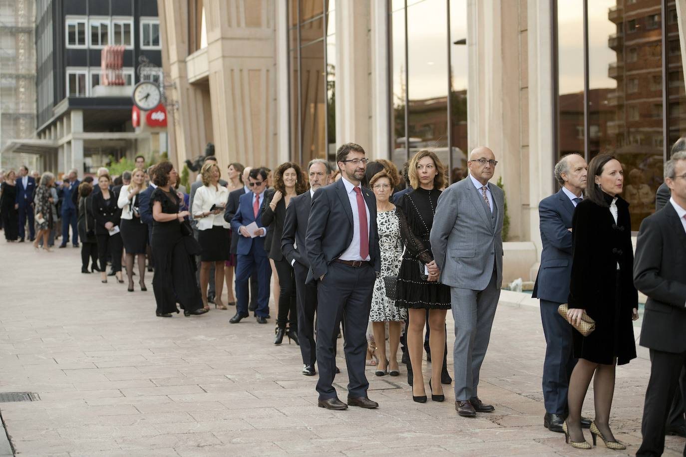 En el equipamiento ovetense han estado presentes numerosos representantes de la vida social, económica y política de la región.