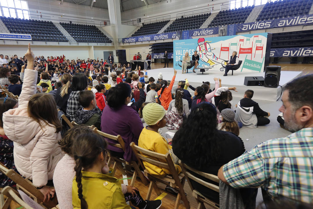 Los Premios Princesa de Asturias Salman Khan, Siri Hustdvet, Aleksandra Dulkiewicz, Lindsey Vonn, Joanne Chory, Sandra Myrna Díaz y Alejandro Portes compartieron su tiempo con los asistentes en colegios y auditorios.