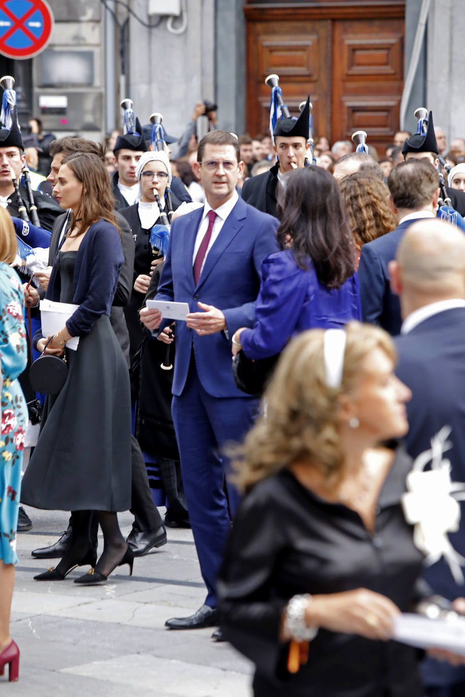 Familia Real, premiados e invitados han lucido sus mejores galas para asistir la ceremonia de entrega de los Premios