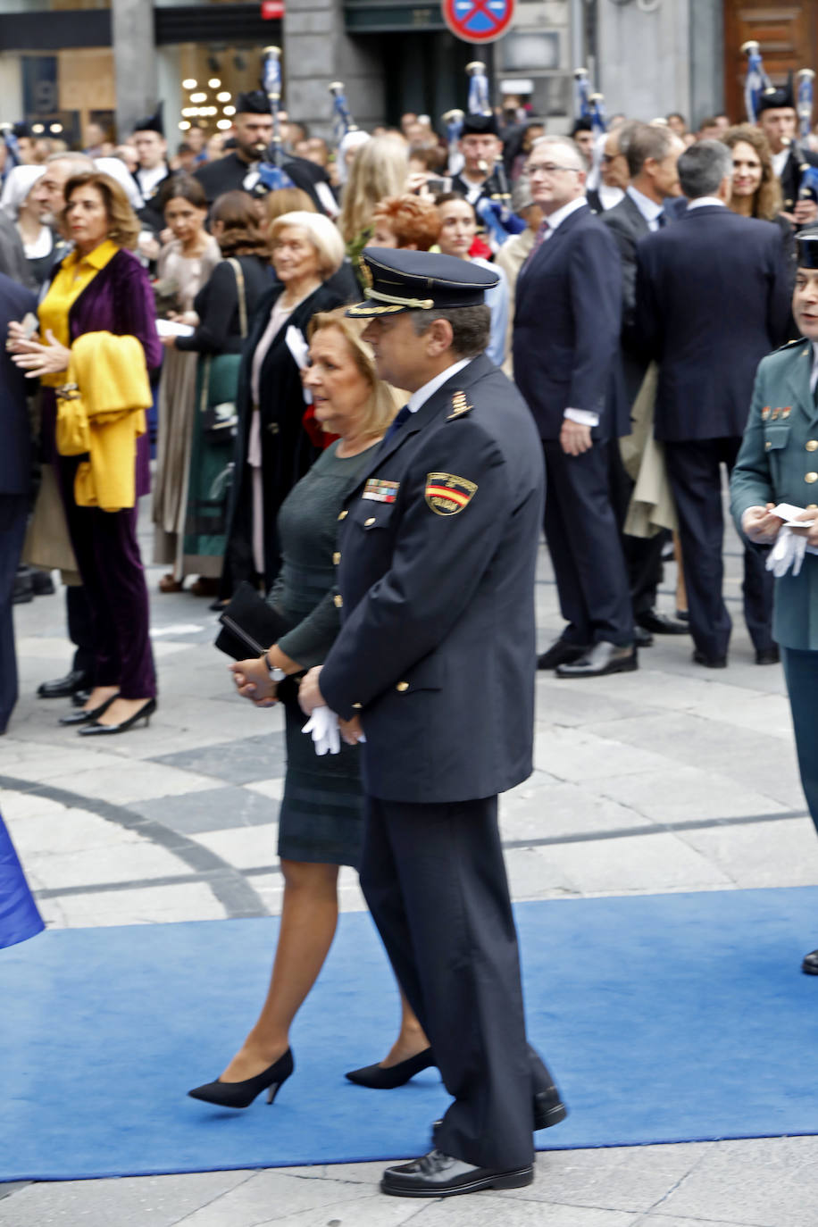 Familia Real, premiados e invitados han lucido sus mejores galas para asistir la ceremonia de entrega de los Premios