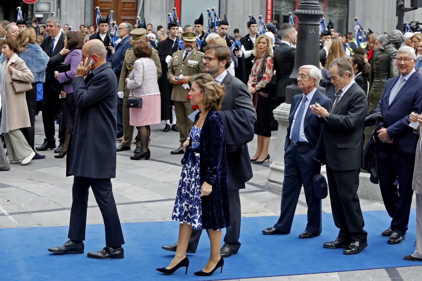 Familia Real, premiados e invitados han lucido sus mejores galas para asistir la ceremonia de entrega de los Premios