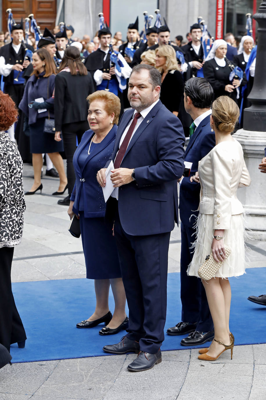 Familia Real, premiados e invitados han lucido sus mejores galas para asistir la ceremonia de entrega de los Premios