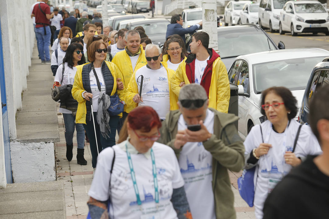 Dentro de los actos que componen el 41º Congreso Nacional de Atención Primaria, Semergen, que se desarrolla en el recinto ferial Luis Adaro. Los profesionales sanitarios han realizado una marcha solidaria destinada a «demostrar que lo importante no son las discapacidades que tienen las personas, sino las capacidades que tiene cada persona para ayudar a todos los demás».