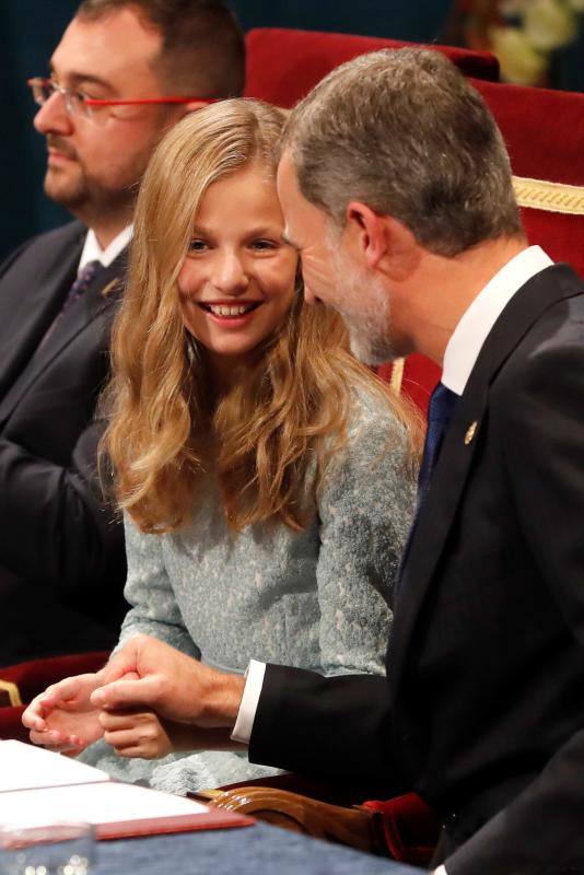 La Princesa Leonor ha sido el principal centro de atención de todos los actos en los que ha participado. Entre los más importantes, la audiencia a los presidentes de los jurados, a los miembros de los patronatos Princesa y Fundación y a los galardonados con los Premios Princesa de Asturias y la ceremonia de entrega en el teatro Campoamor, donde ha dado su primer discurso público.