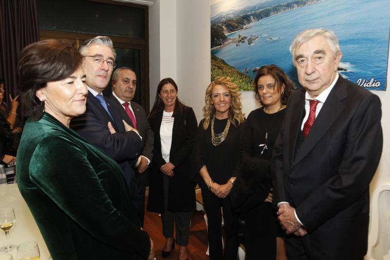 Conferencias de expertos científicos y una cena benéfica cierran el programa dedicado a la lucha del cáncer de mama del Synergy Club. Pedro Sabando resultó galardonado. 