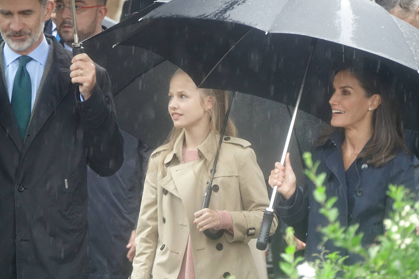 La lluvia no consiguió empañar la visita de la Princesa junto a los Reyes y la Infanta Sofía al Pueblo Ejemplar 2019.