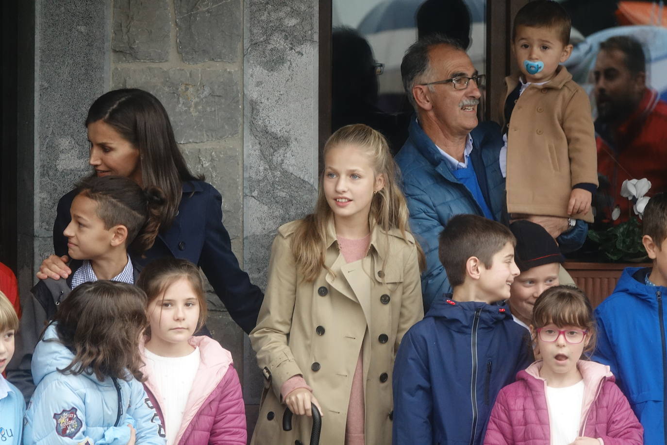 La lluvia no consiguió empañar la visita de la Princesa junto a los Reyes y la Infanta Sofía al Pueblo Ejemplar 2019.