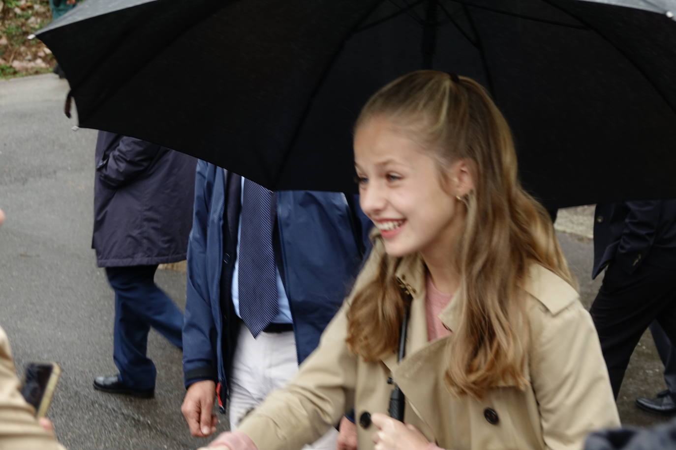 La lluvia no consiguió empañar la visita de la Princesa junto a los Reyes y la Infanta Sofía al Pueblo Ejemplar 2019.