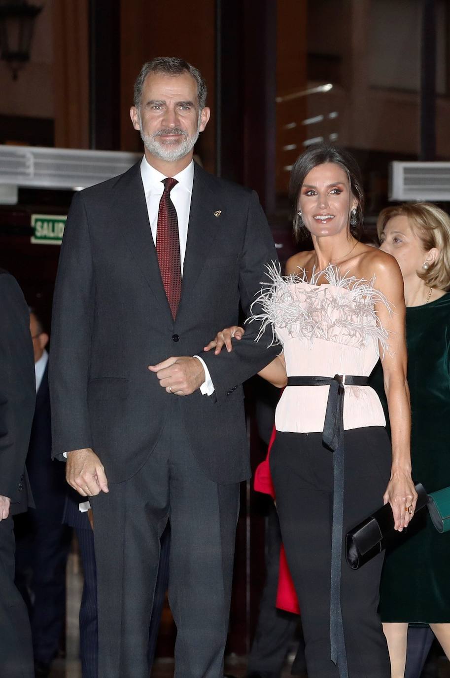 La corbata de Don Felipe en el concierto. Seda granate satinada para el concierto en el Auditorio Príncipe Felipe. 