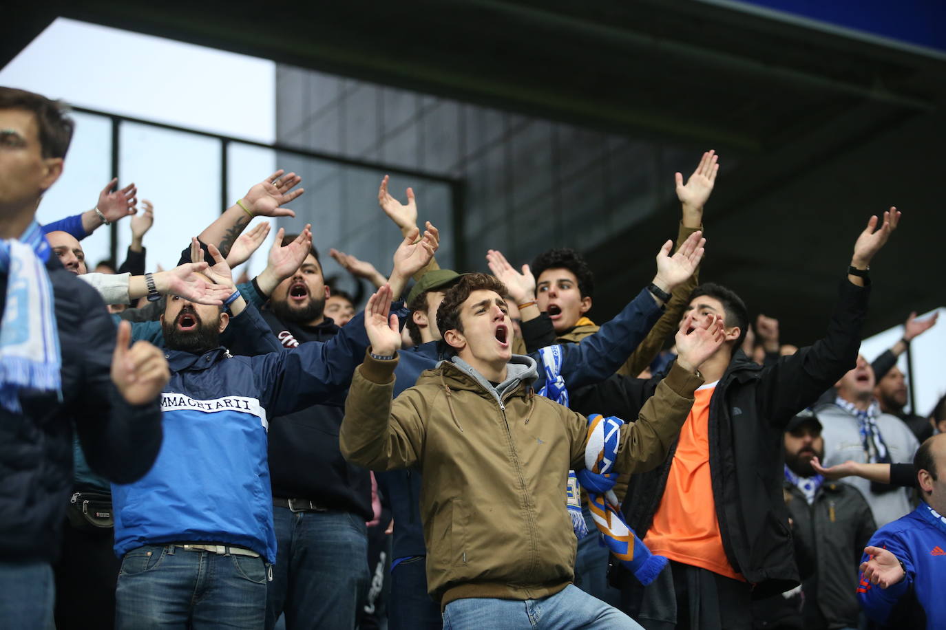 Fotos: ¿Estuviste en el Real Oviedo 4 - 2 Girona? ¡Búscate!