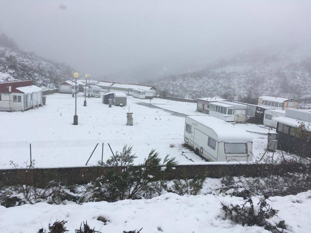 Los primeros copos del otoño llegan a la región, desde Aller al Urriellu, el Puerto de San Isidro, el pueblo de La Raya. Además, Gijón concentra las lluvias más abundantes.