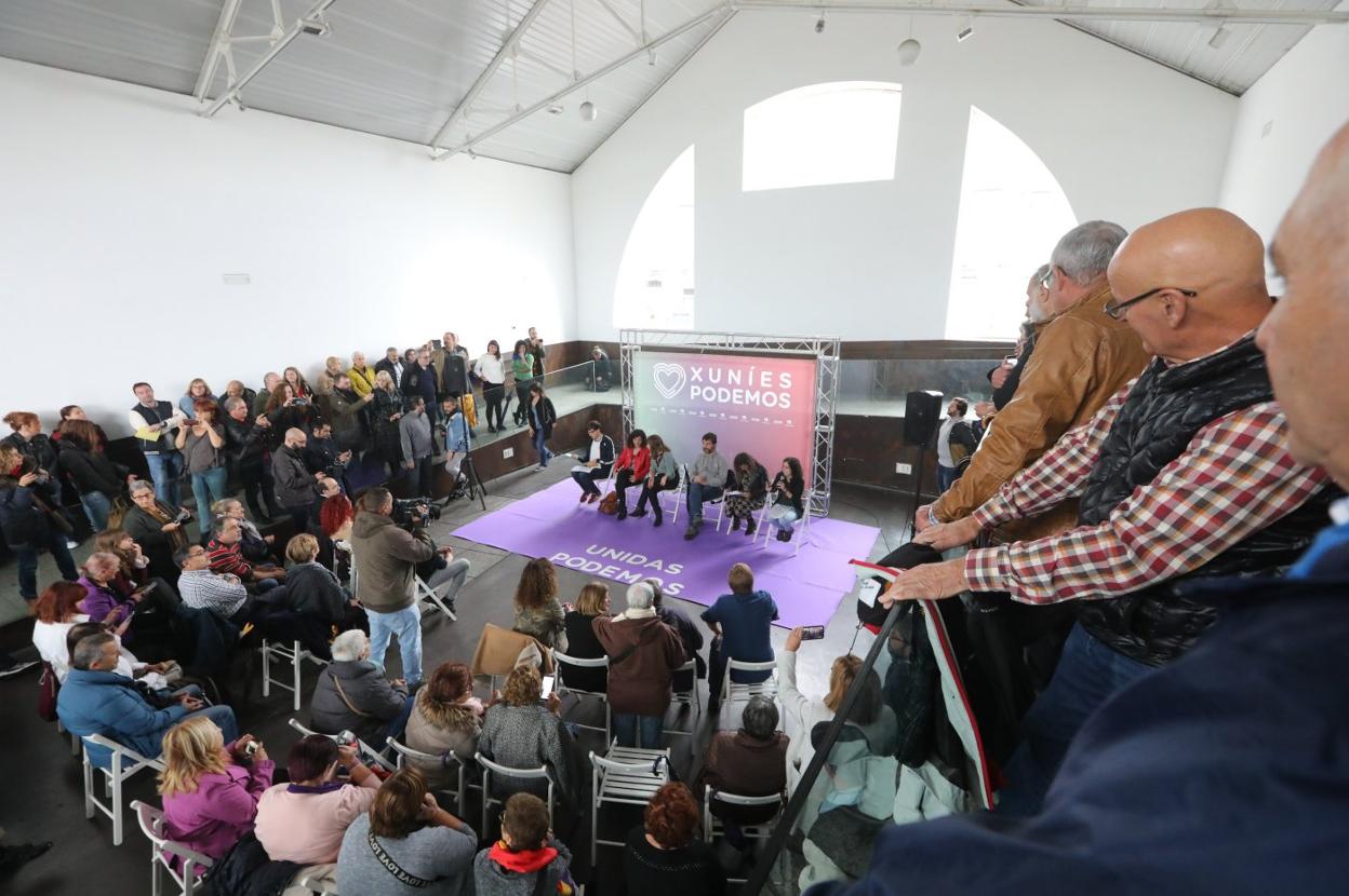 Numerosos simpatizantes de Unidas Podemos se dieron cita ayer en la Antigua Pescadería de Avilés. 
