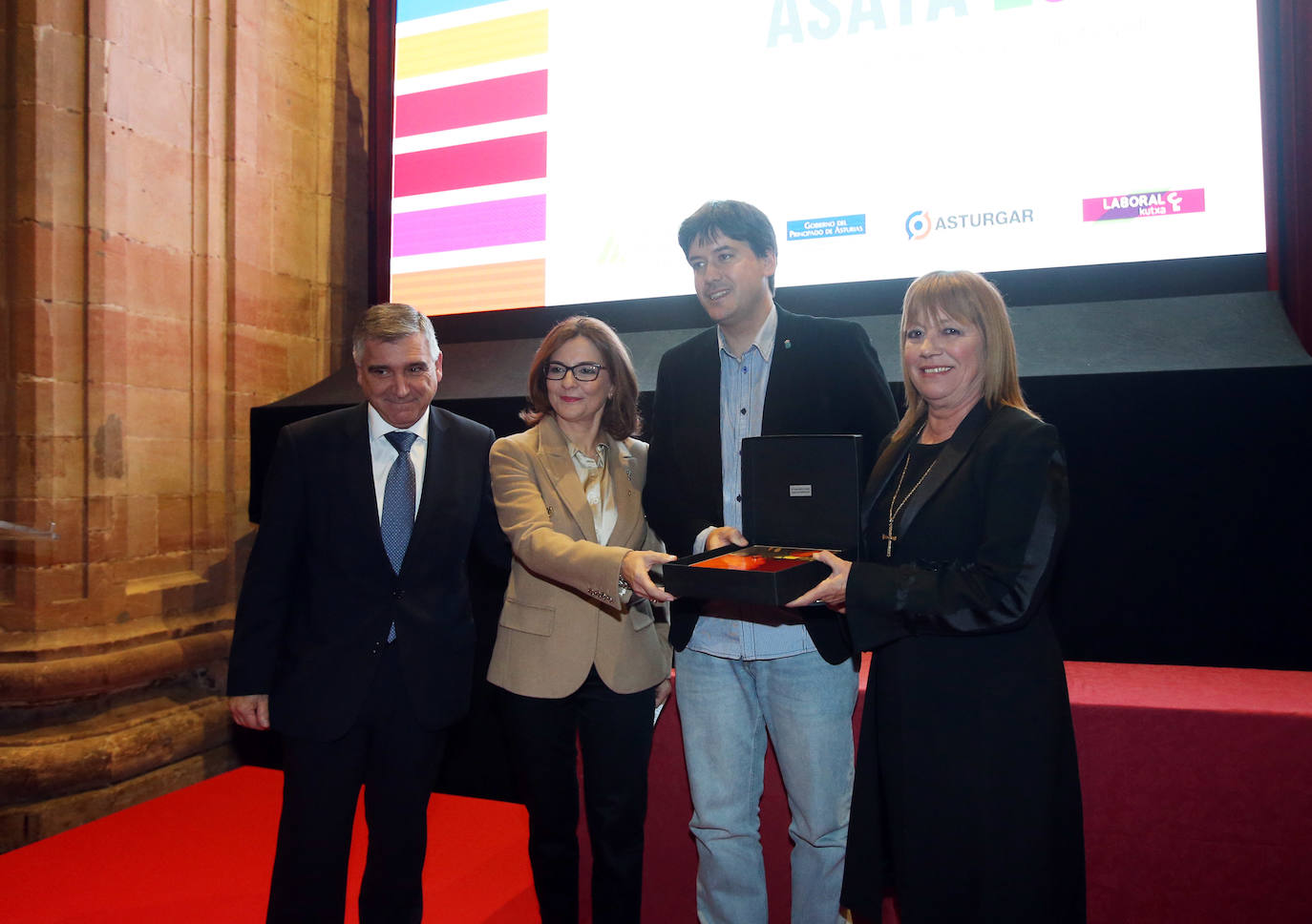 La Agrupación de Sociedades Asturianas de Trabajo Asociado y Economía Social (Asata) celebró el acto de entrega de sus premios en el Hotel Reconquista de Oviedo.