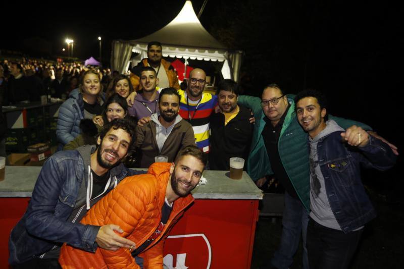 Víctor Manuel, Chus Pedro o Anabel Santiago fueron algunos de los músicos que actuaron este sábado en la fiesta de la asociación cultural Serondaya. 