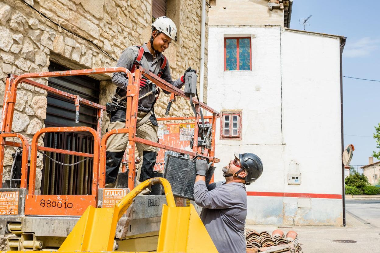 Los sueldos volverán a subir por encima del 2% el próximo año, según el Gobierno