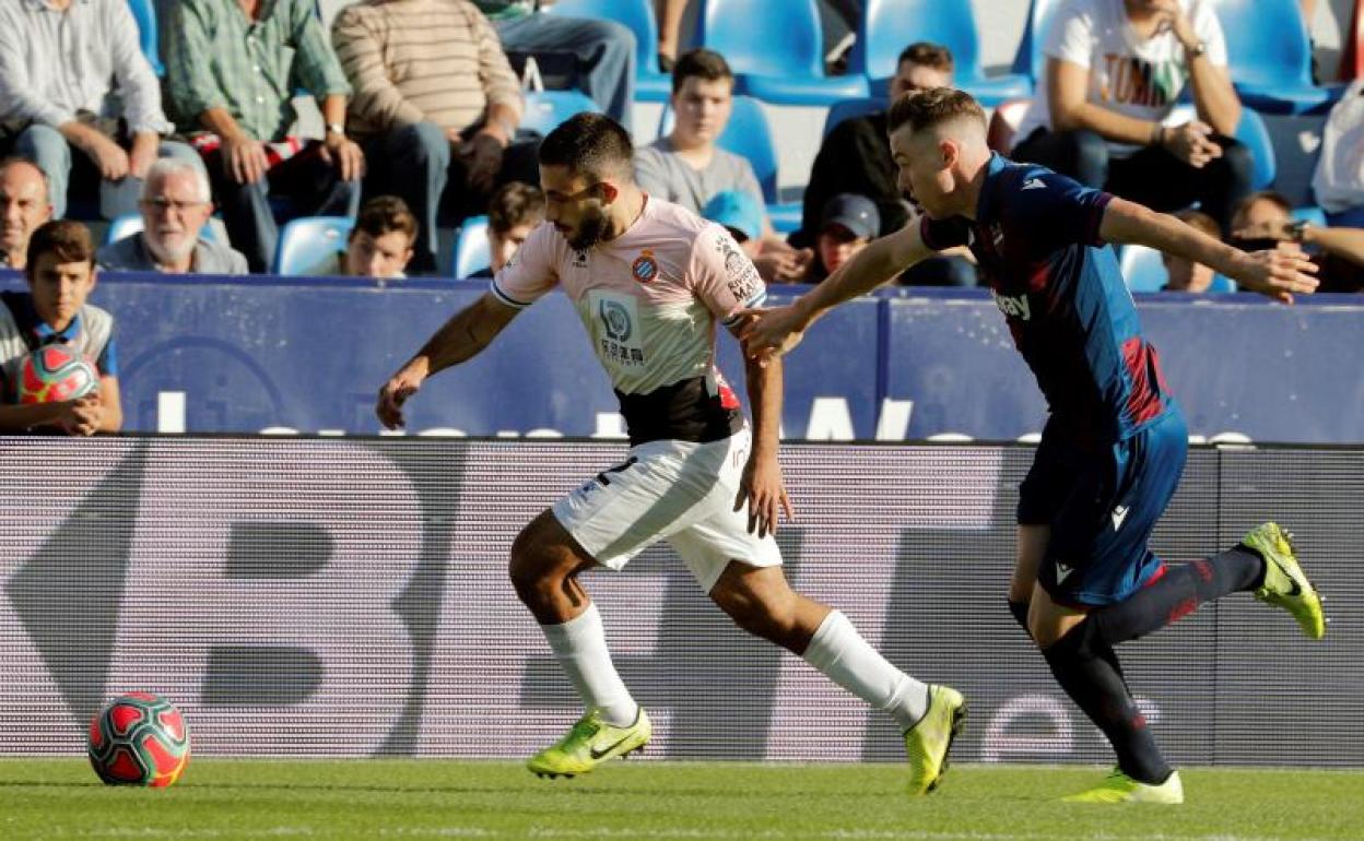 El Espanyol gana por la mínima en casa del Levante