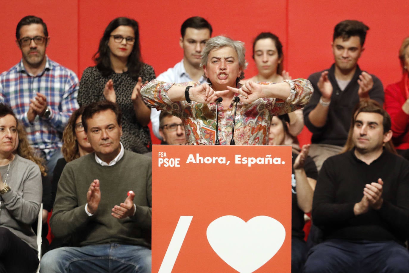 La vicepresidenta del Gobierno en funciones asegura en Gijón que su formación se prepara para una campaña de «todos» contra el PSOE
