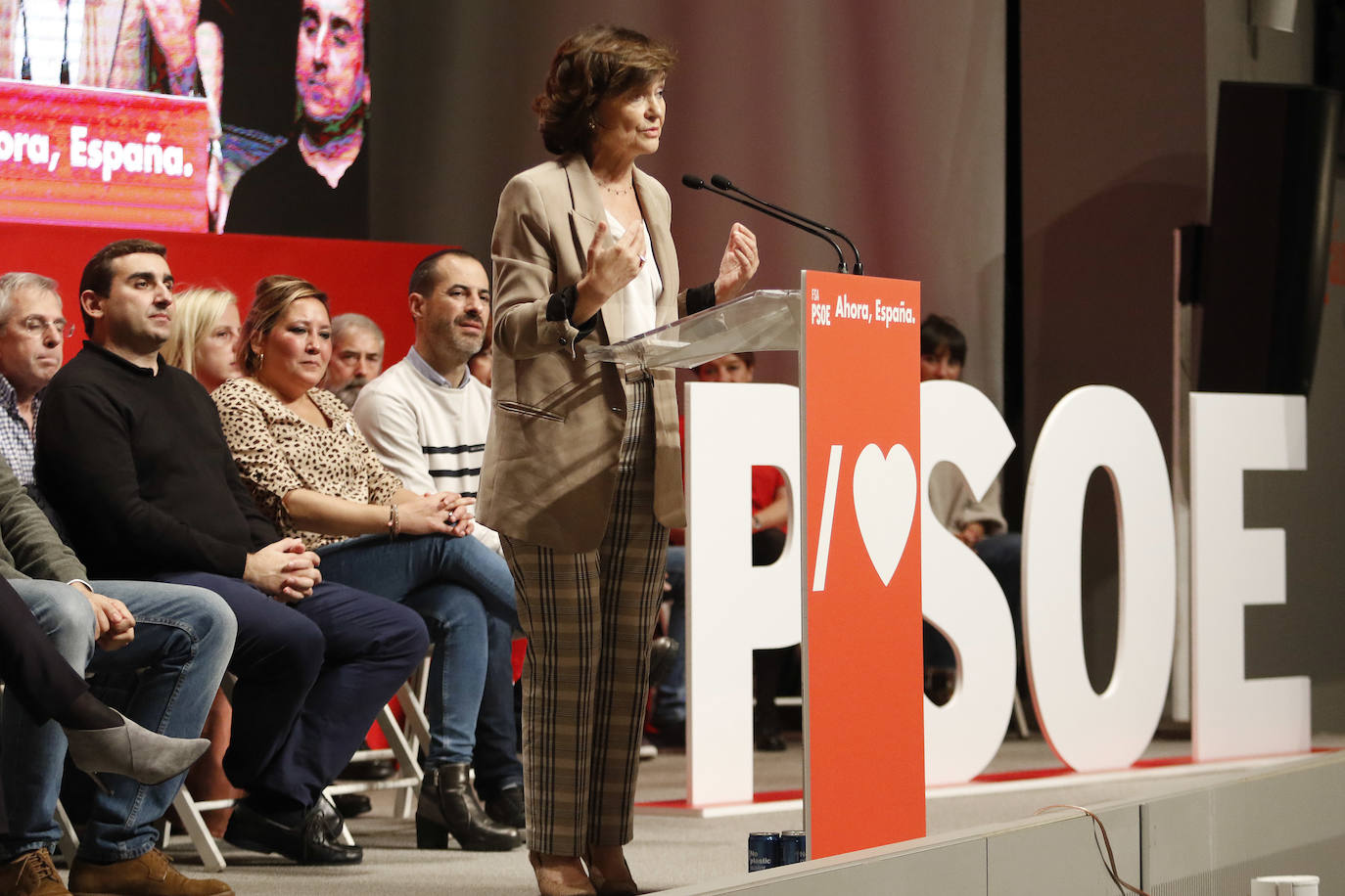 La vicepresidenta del Gobierno en funciones asegura en Gijón que su formación se prepara para una campaña de «todos» contra el PSOE