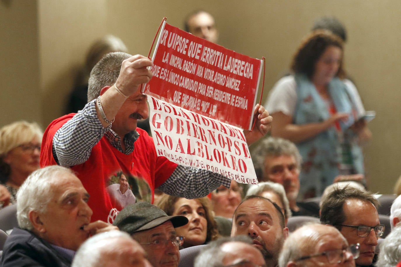 La vicepresidenta del Gobierno en funciones asegura en Gijón que su formación se prepara para una campaña de «todos» contra el PSOE