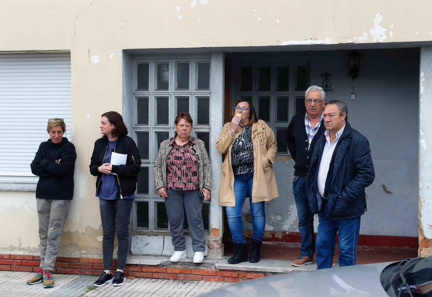 El propietario de una de la vivienda entregó las llaves a la comisión judicial sin oponer resistencia
