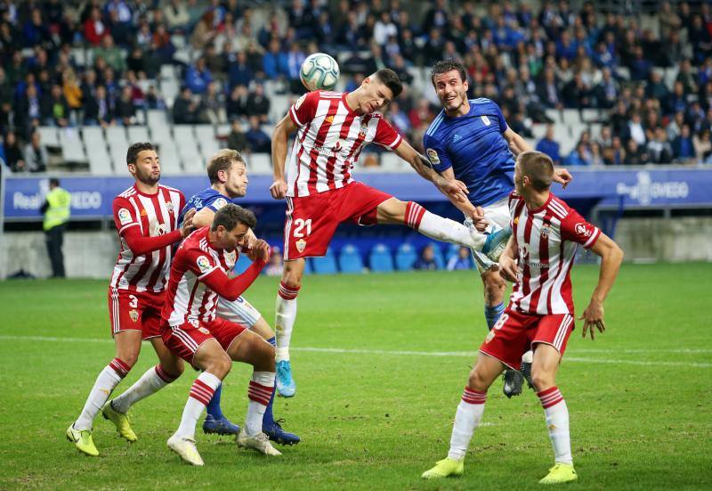 El conjunto de Javi Rozada consiguió un punto ante el Almería en el Carlos Tartiere. 