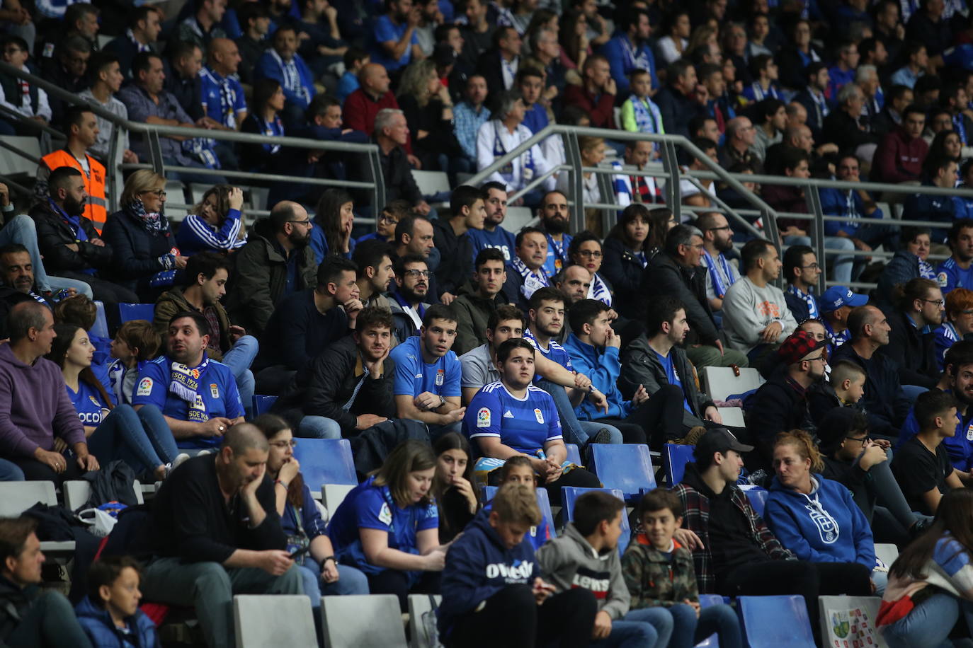 Búscate en nuestra galería si estuviste en el empate del Oviedo contra el Almería. 