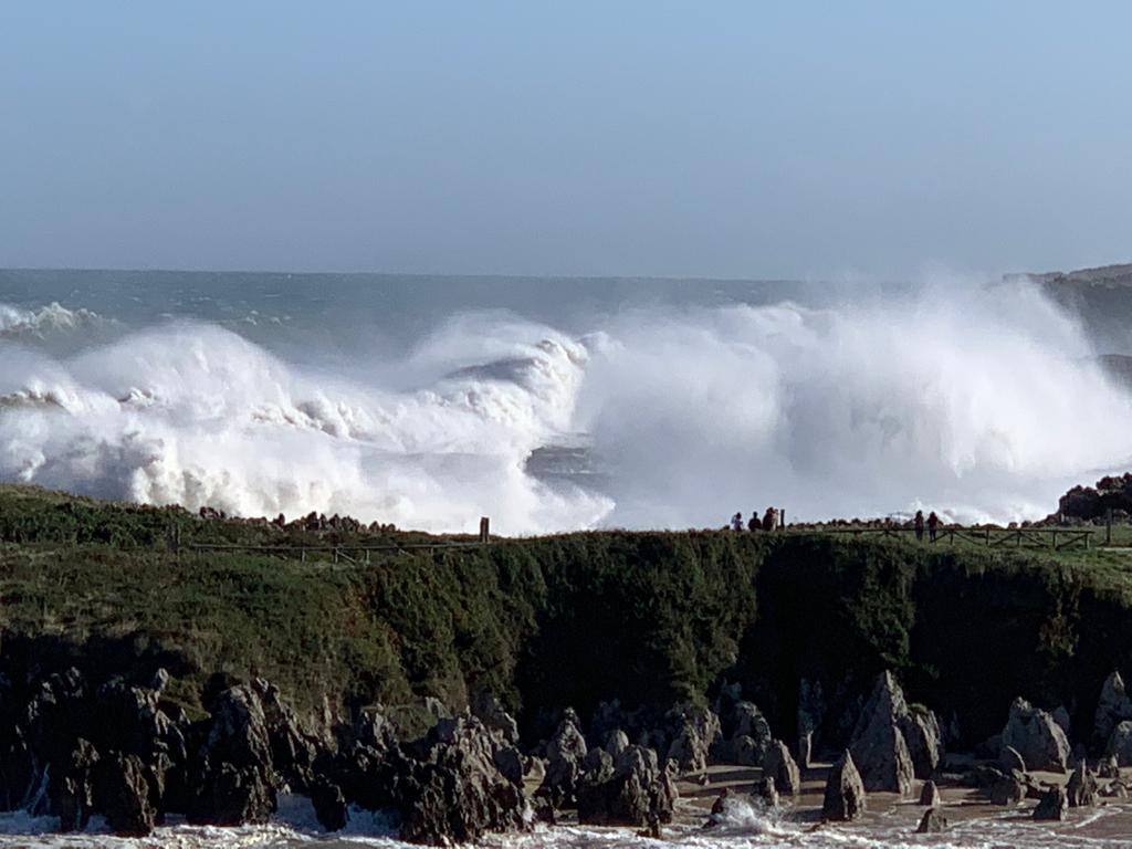 Fotos: Las impresionantes imágenes que deja &#039;Amelie&#039; en la costa de Asturias