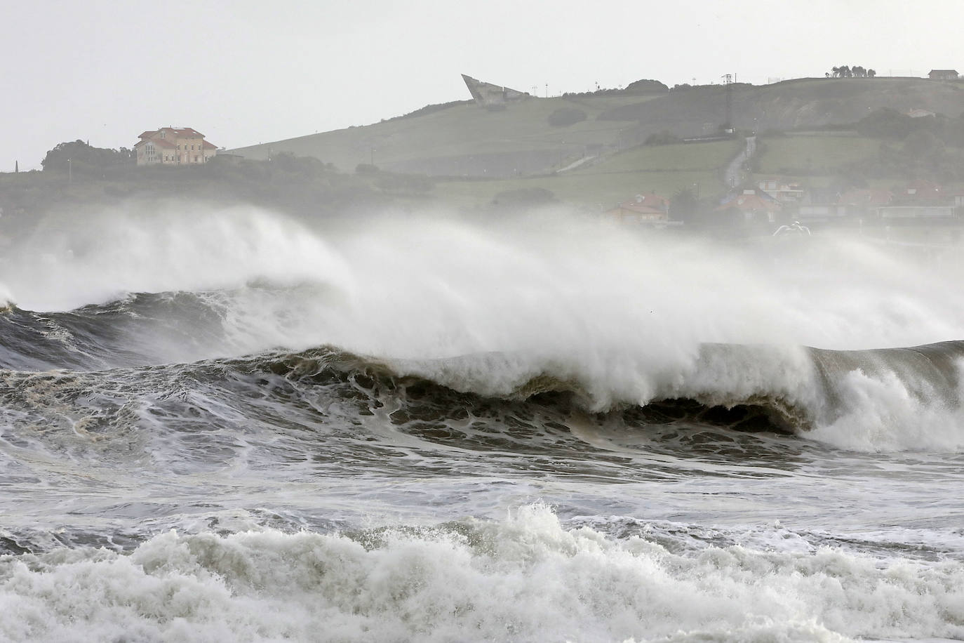 Fotos: Las impresionantes imágenes que deja &#039;Amelie&#039; en la costa de Asturias