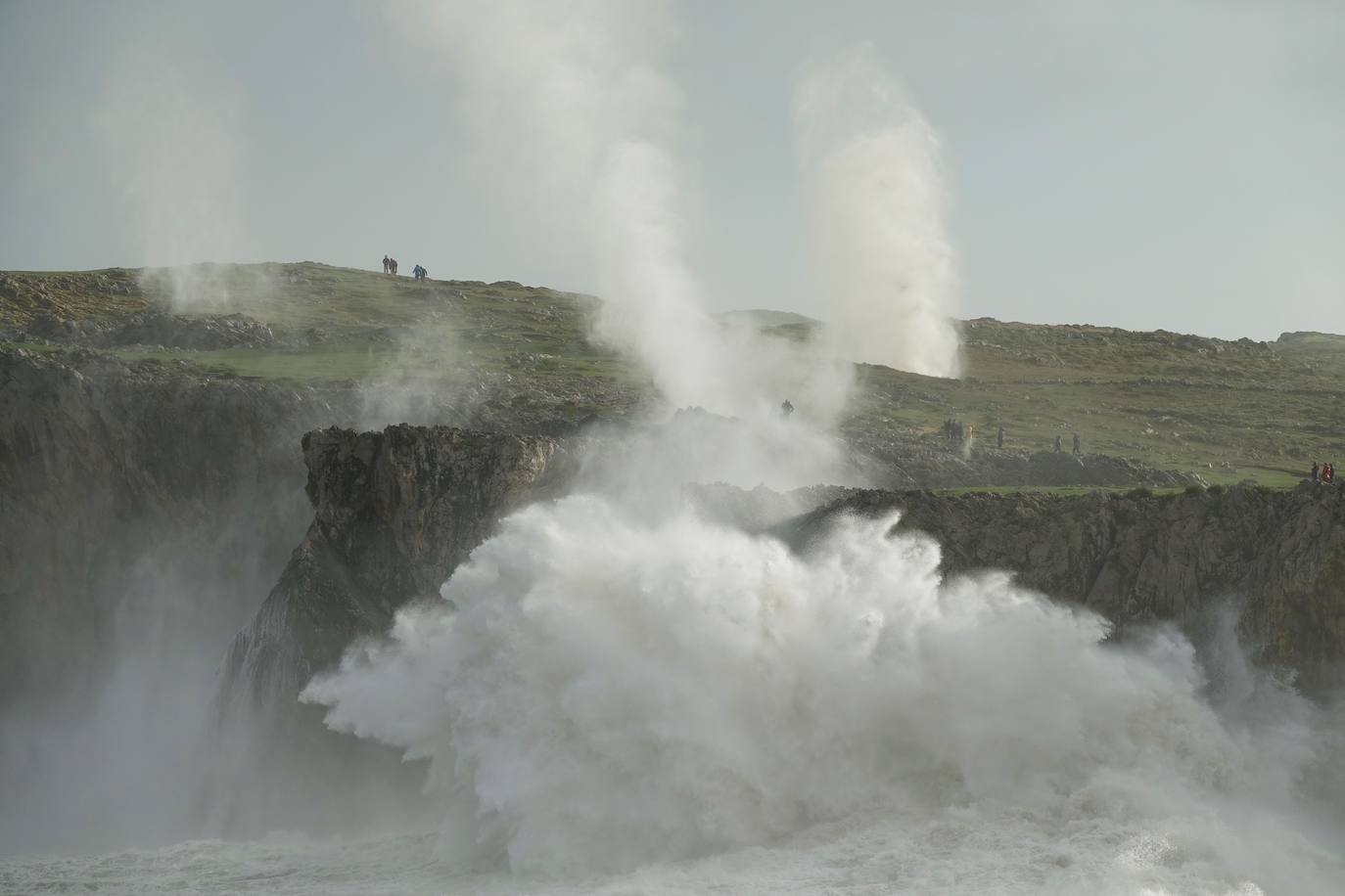 Fotos: Las impresionantes imágenes que deja &#039;Amelie&#039; en la costa de Asturias