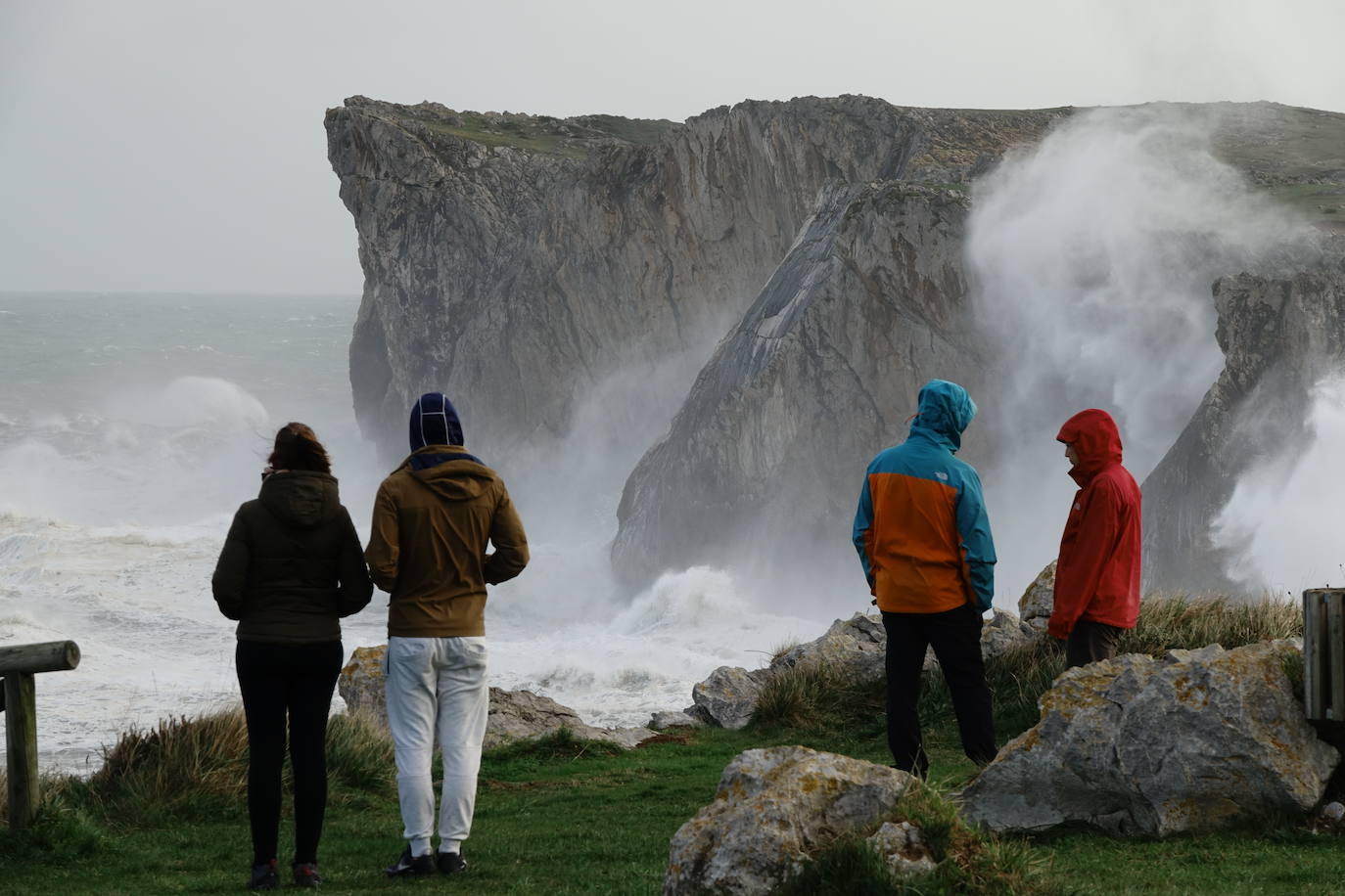 Fotos: Las impresionantes imágenes que deja &#039;Amelie&#039; en la costa de Asturias