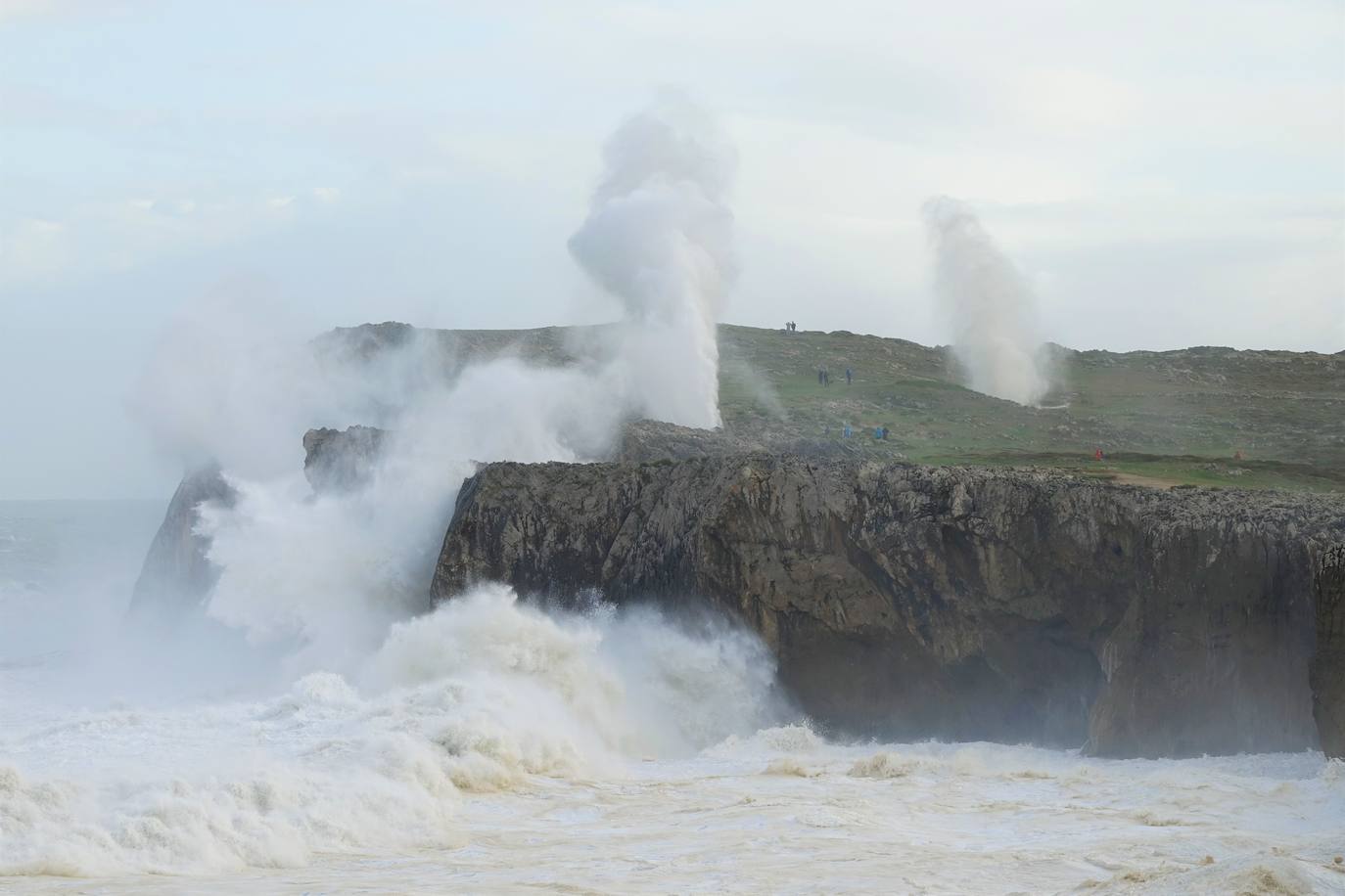 Fotos: Las impresionantes imágenes que deja &#039;Amelie&#039; en la costa de Asturias