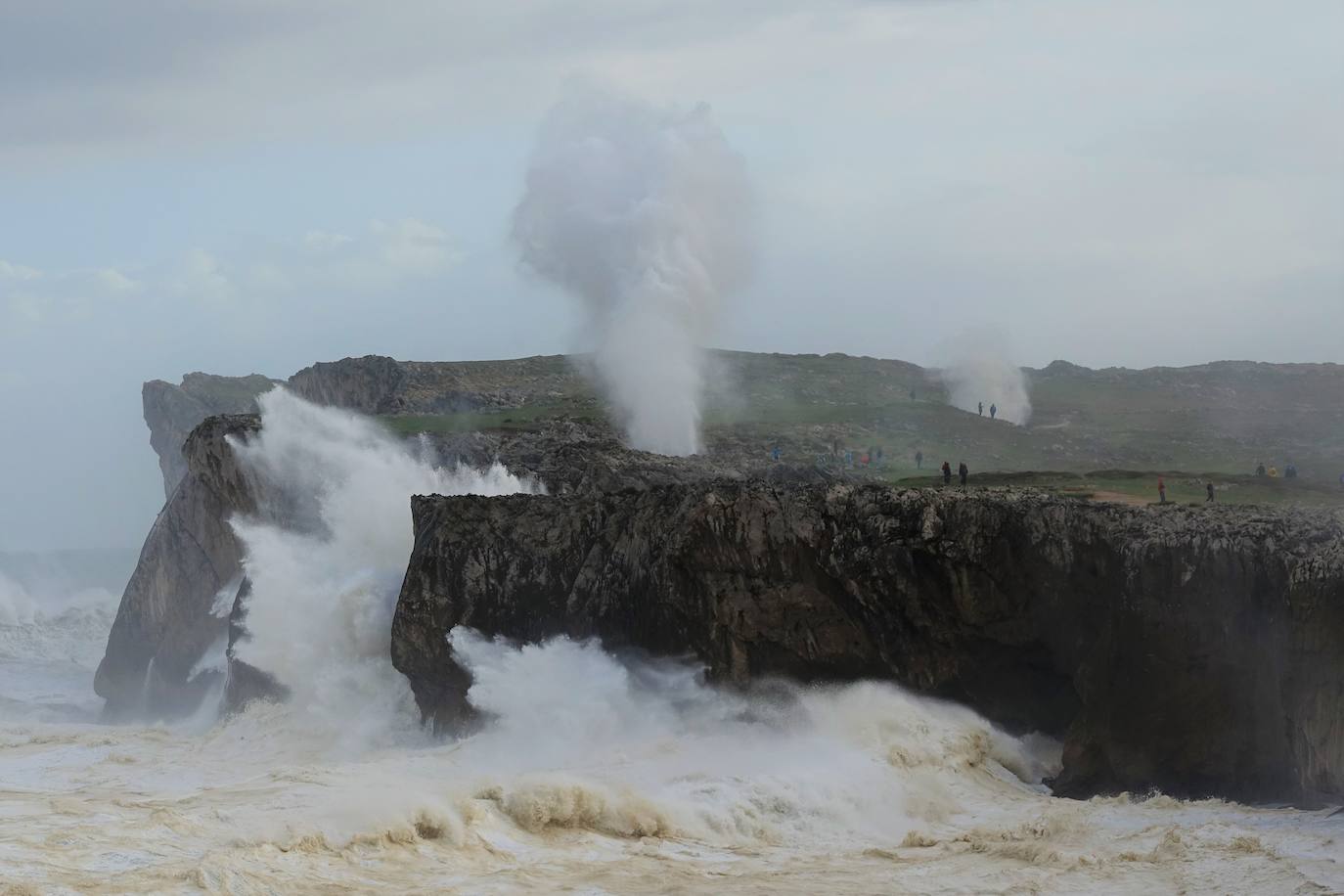 Fotos: Las impresionantes imágenes que deja &#039;Amelie&#039; en la costa de Asturias