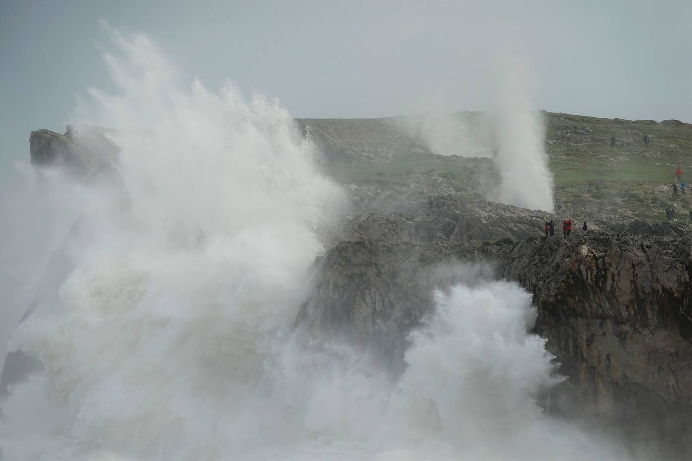 Fotos: Las impresionantes imágenes que deja &#039;Amelie&#039; en la costa de Asturias