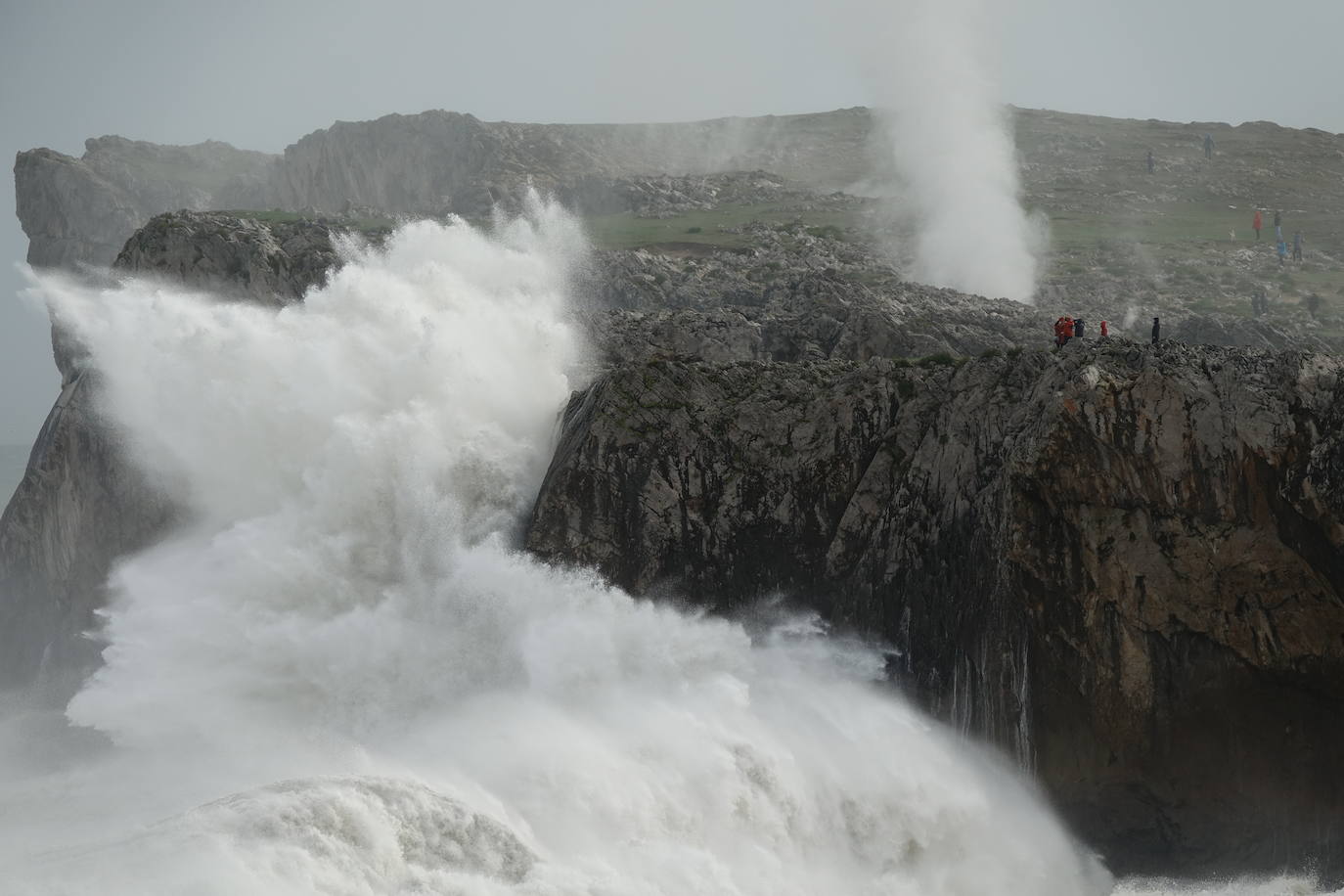 Fotos: Las impresionantes imágenes que deja &#039;Amelie&#039; en la costa de Asturias