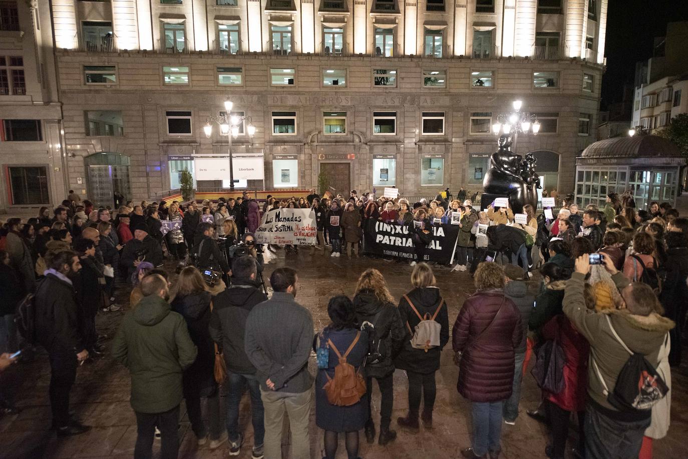 Los colectivos feministas de la región han convocado manifestaciones de repulsa contra la sentencia de la 'manada' de Manresa en varias localidades como Gijón, Oviedo, Mieres, Piedras Blancas,Pola de Laviana o Cangas de Onís. 