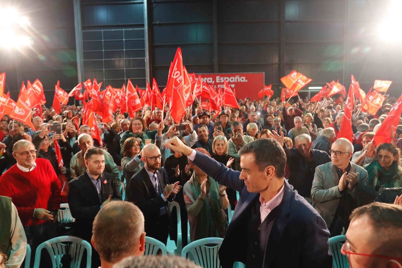 El presidente del Gobierno en funciones y candidato del PSOE ha llamado a la movilización para «frenar a la ultraderecha»