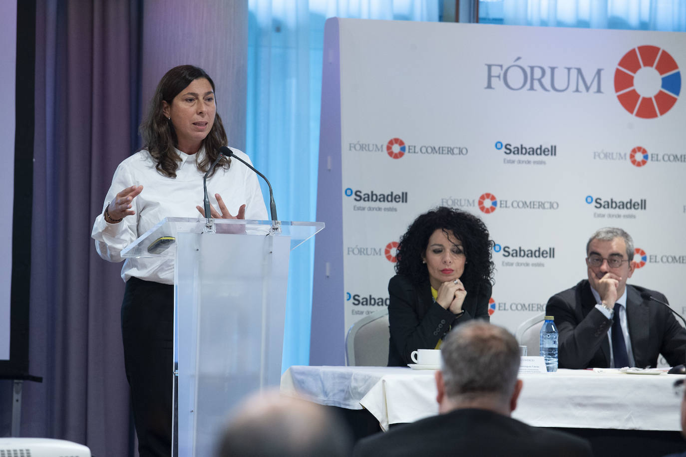 El Fórum de EL COMERCIO, organizado en colaboración con el Banco Sabadell, ha contado con las expertas en la materia, Sonia Bosch, de Banco Sabadell, y la profesora Inmaculada Domínguez.