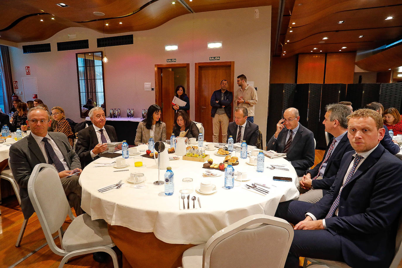 El Fórum de EL COMERCIO, organizado en colaboración con el Banco Sabadell, ha contado con las expertas en la materia, Sonia Bosch, de Banco Sabadell, y la profesora Inmaculada Domínguez.